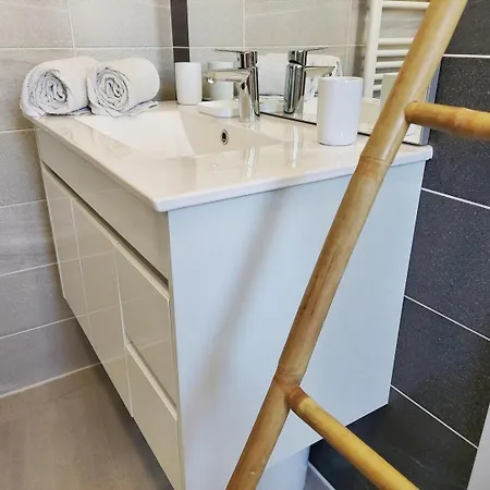 Apartmán Amalia - Sea View Terrace, Wifi, Parking - By Tgb *